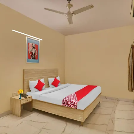 Super Hotel O Raas Near Near Laxmi Nagar Metro Station